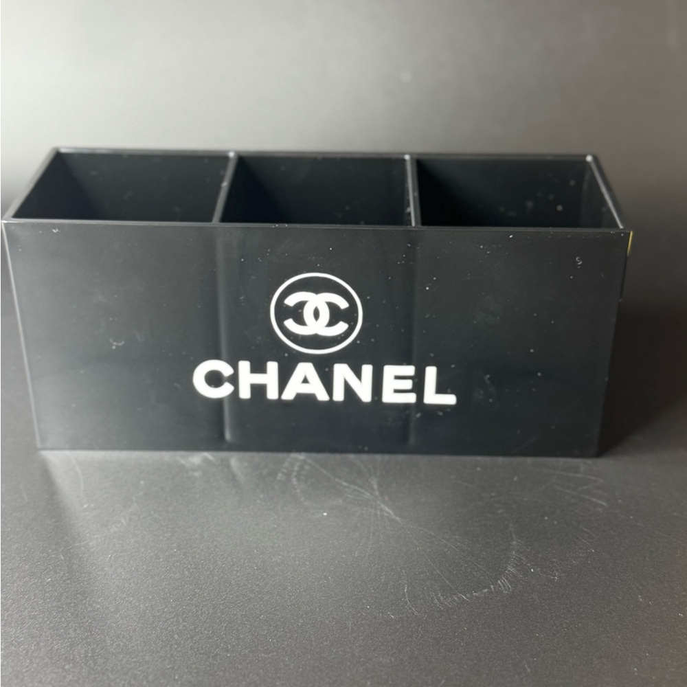 Chanel Makeup Brush Holder - Picture 2 of 6